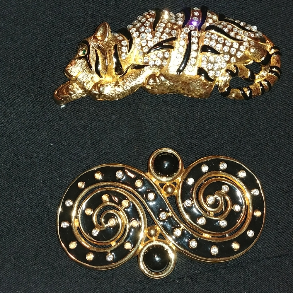 Anne Klein belt buckle